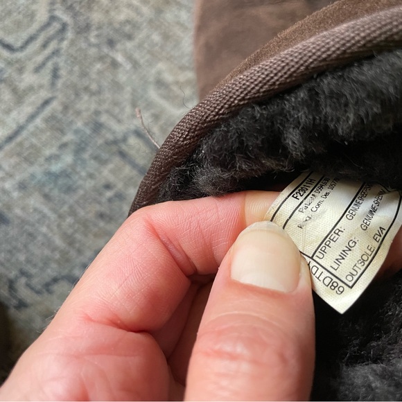 Chocolate brown Uggs - Picture 2 of 6